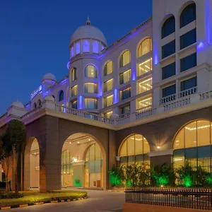 5* Hotel Radisson Blu Plaza
